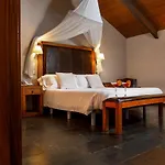 Eco Boutique & Capitulo Trece - Adults Only 3*