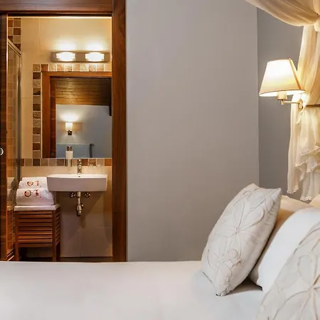 Eco Boutique & Capitulo Trece - Adults Only 3*