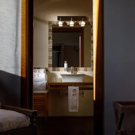 Eco Boutique & Capitulo Trece - Adults Only