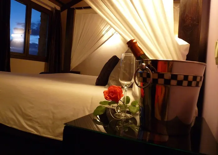 Отель Eco Boutique & Capitulo Trece - Adults Only