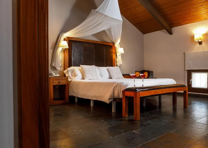 Eco Boutique & Capitulo Trece - Adults Only 3*